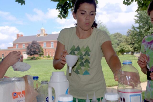 Whitney Trying to be a Chemist KBS 2013
